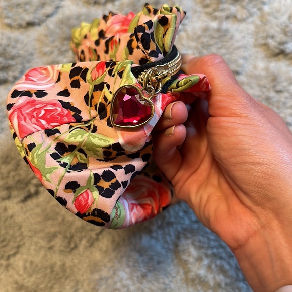 Betsey Johnson Makeup Bag - Picture 5 of 5